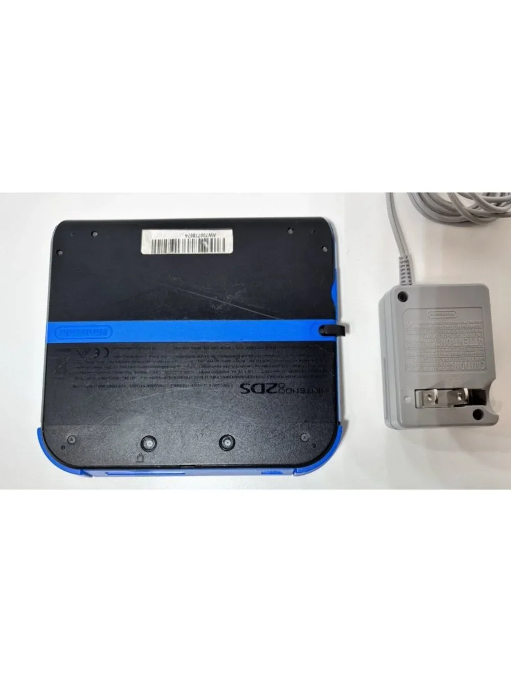 Nintendo 2DS Black/Blue Console W/ Charger and 16GB SD + stylus